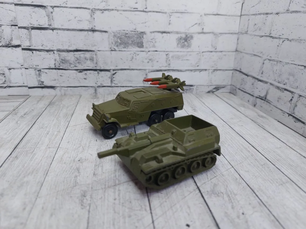 Игрушка советская военная техника