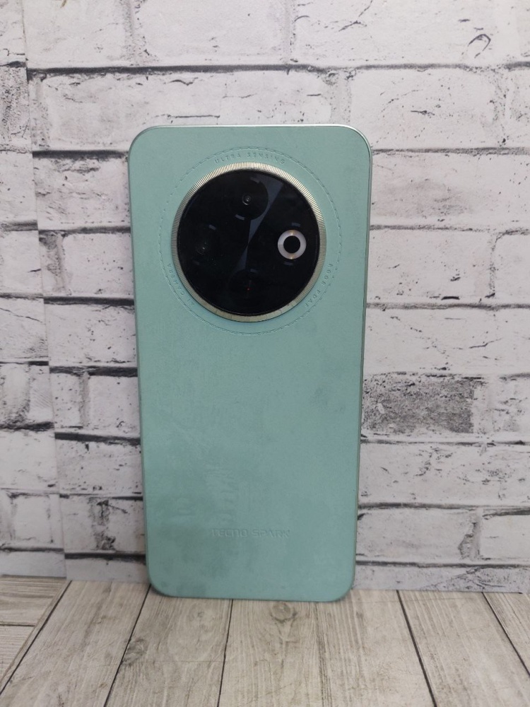 Мобильный телефон Tecno Spark 30c