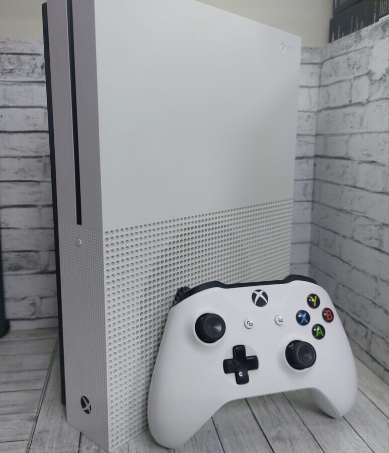 Игровая приставка XBOX ONE S 500gb